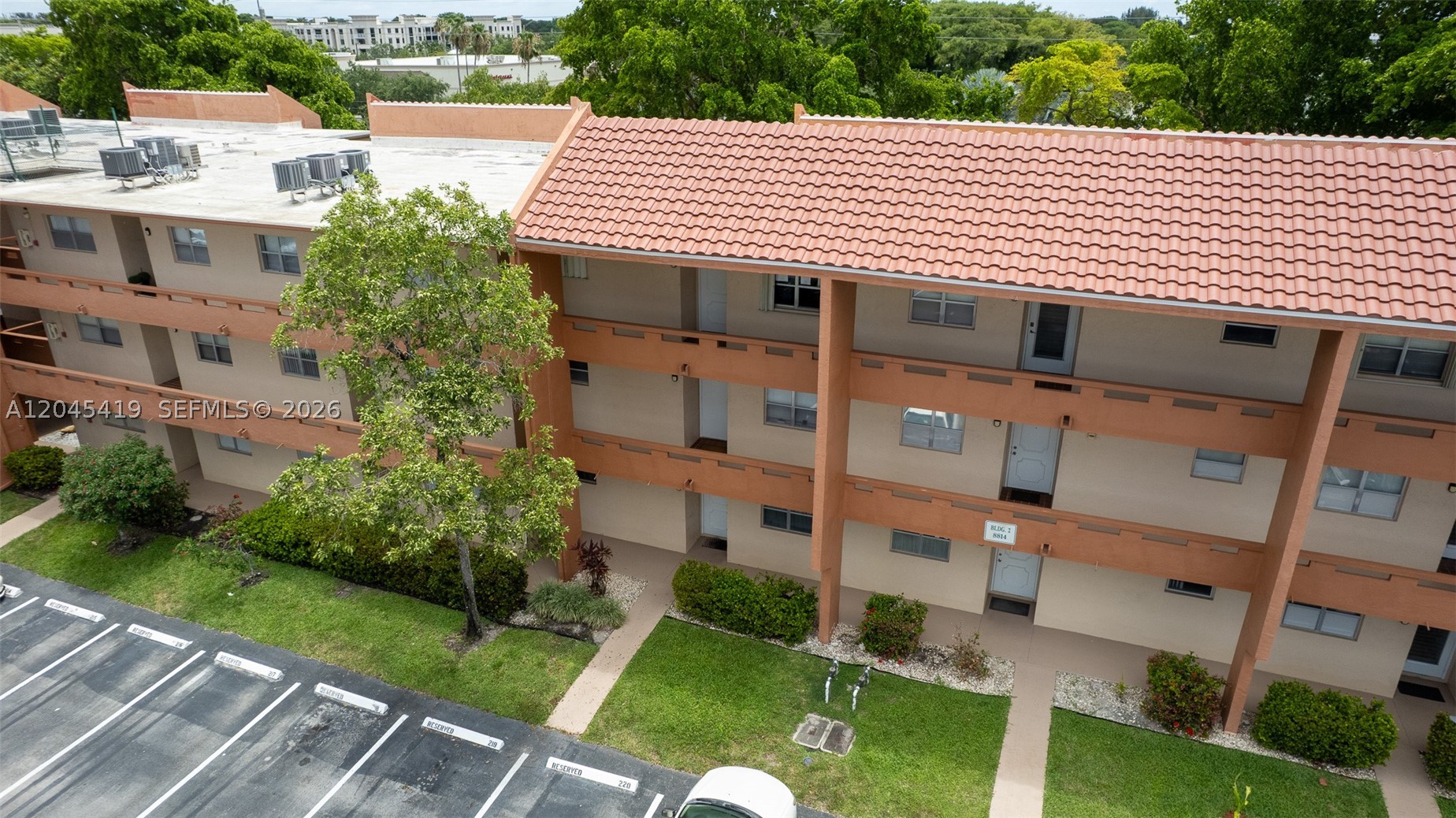 GREENS CONDO APTS PHASE I - Residential