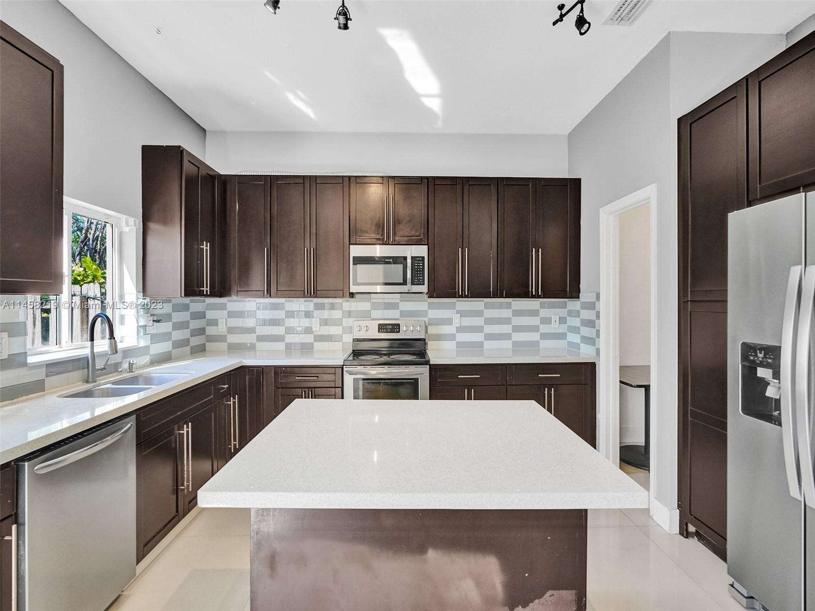 CALI GREENS - Residential