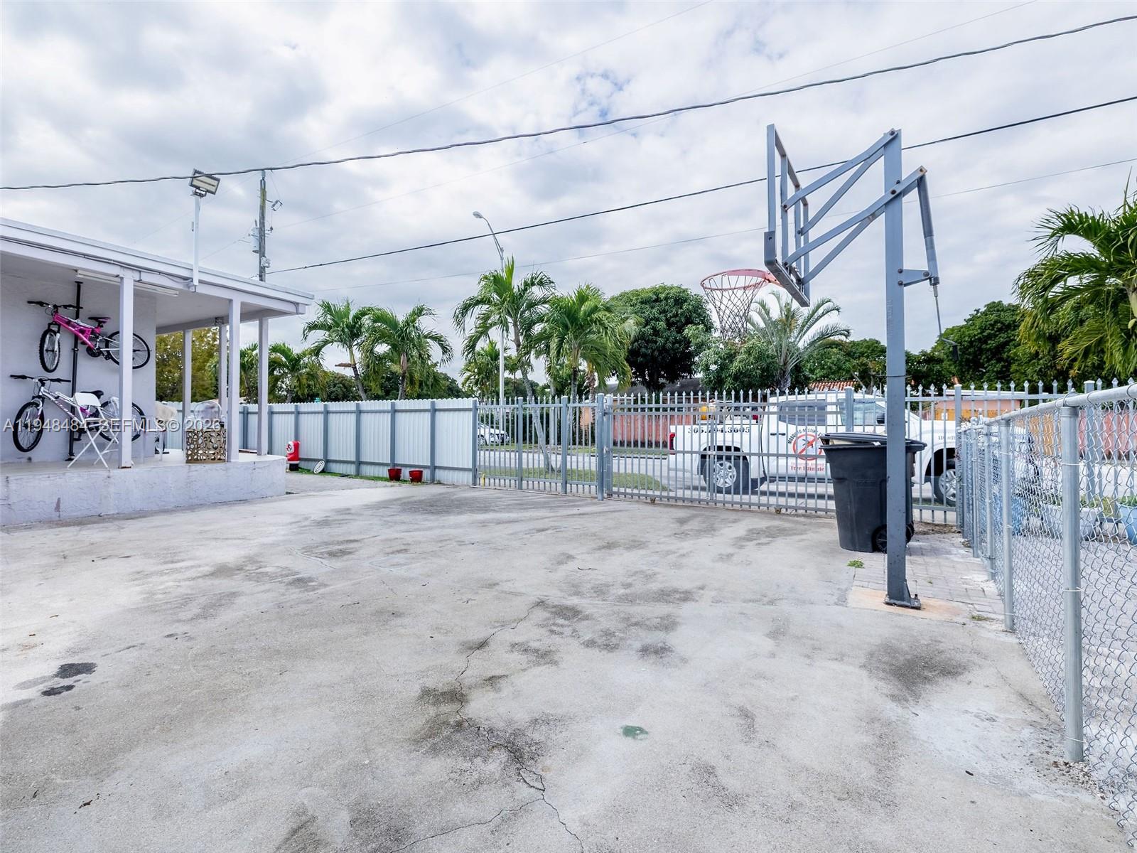 FLAMINGO ESTATES - Residential
