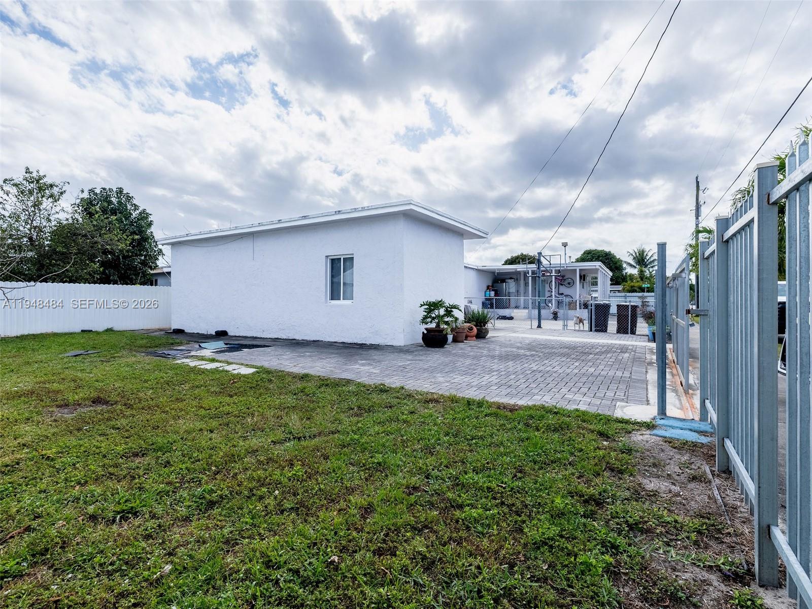 FLAMINGO ESTATES - Residential