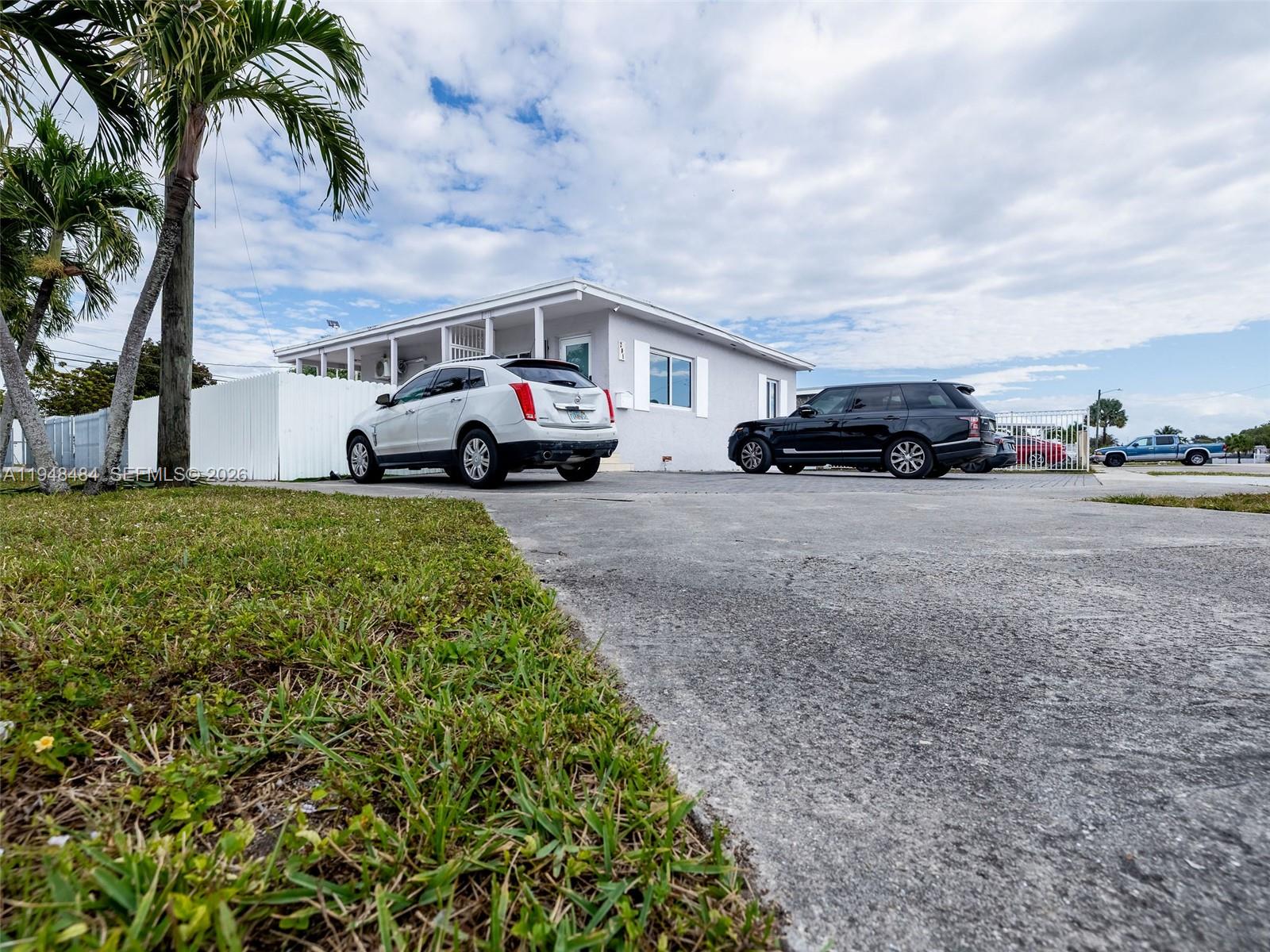 FLAMINGO ESTATES - Residential