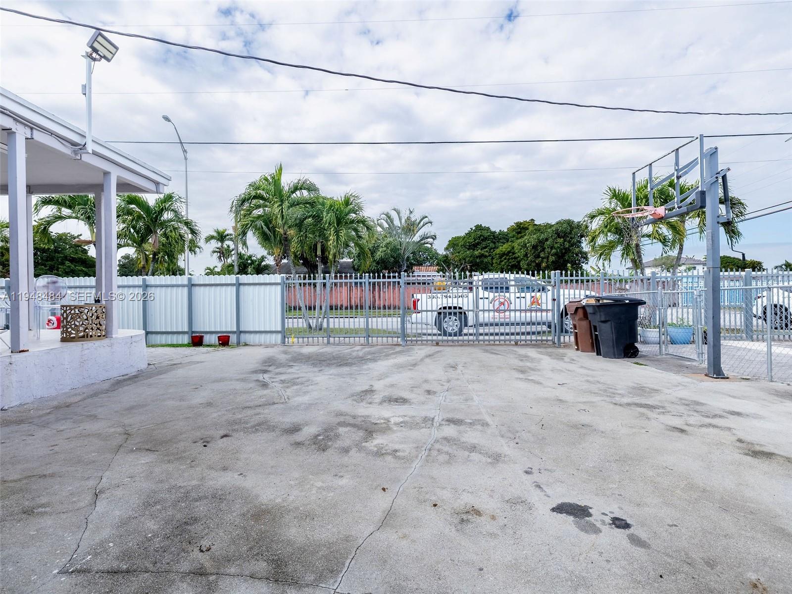 FLAMINGO ESTATES - Residential