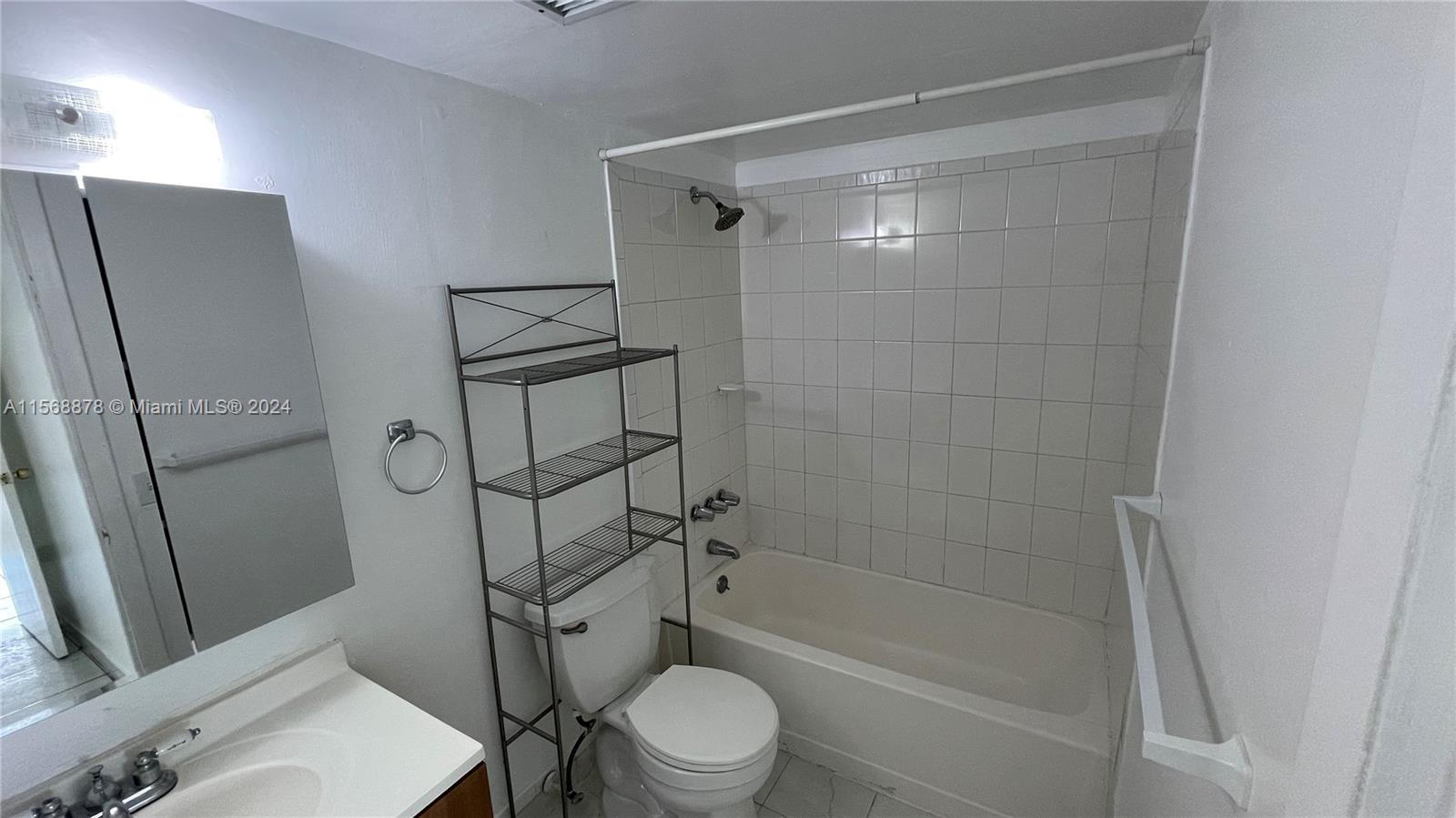 CASTILLIAN CLUB CONDO - Residential Lease