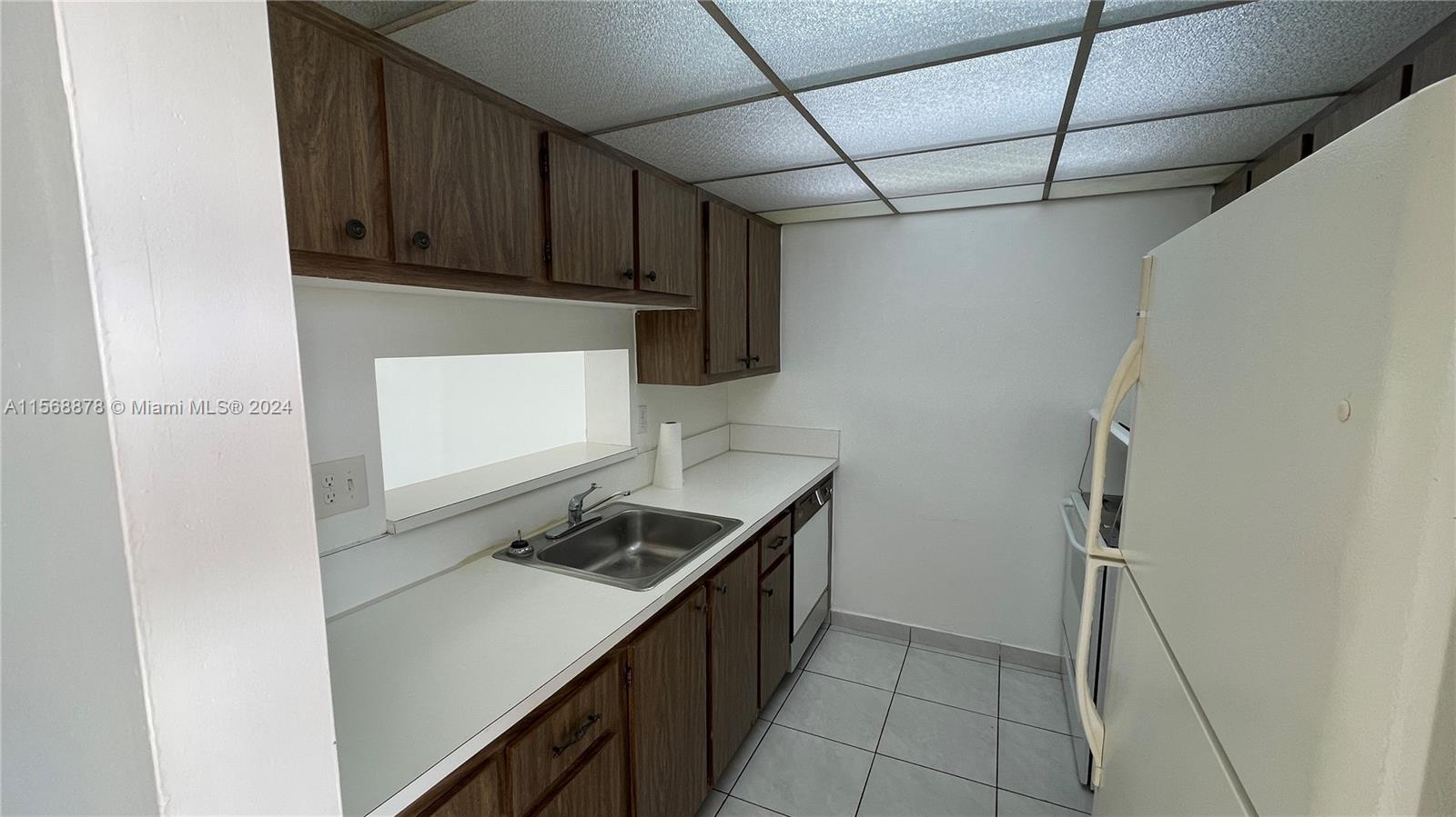 CASTILLIAN CLUB CONDO - Residential Lease