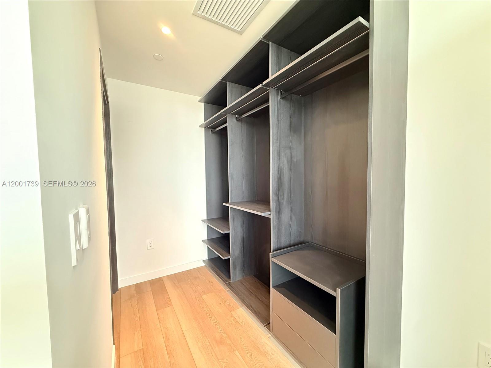 MIAMI NORTH - Residential