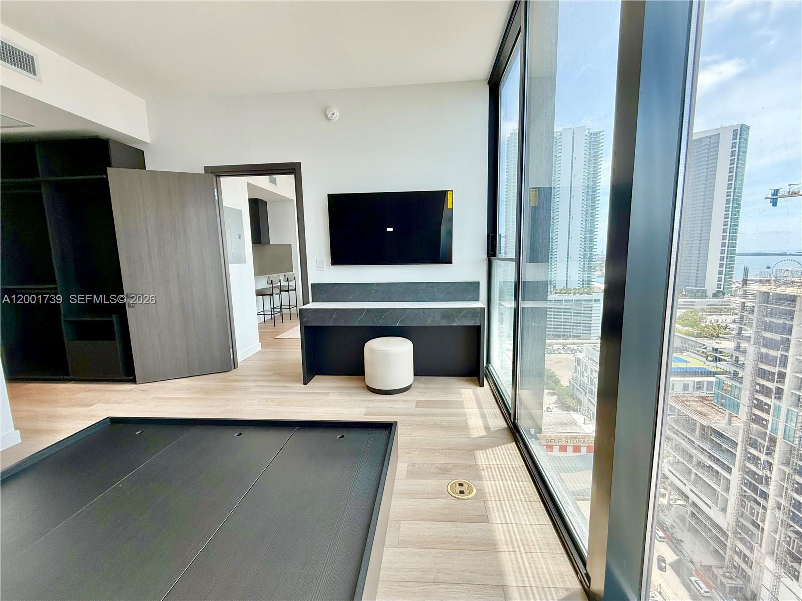 MIAMI NORTH - Residential
