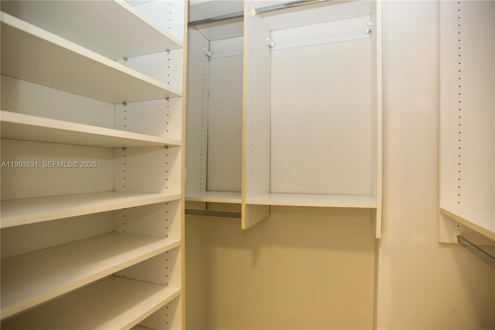 ARLEN HOUSE CONDO - Residential