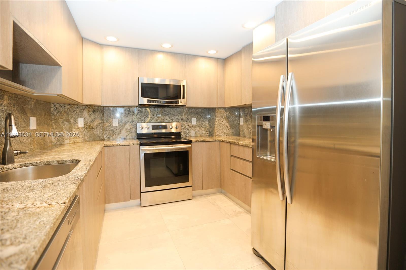 ARLEN HOUSE CONDO - Residential