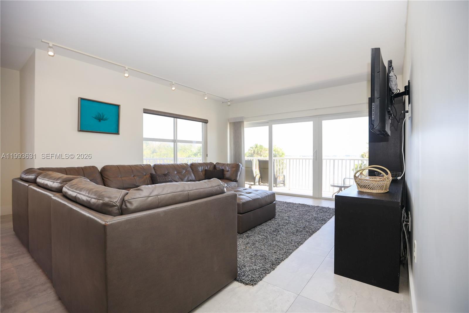 ARLEN HOUSE CONDO - Residential