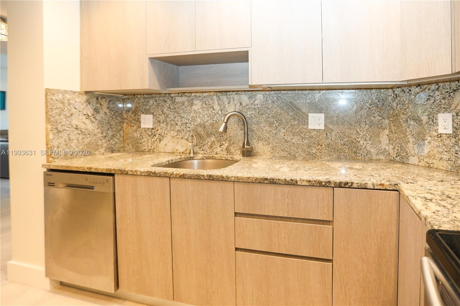 ARLEN HOUSE CONDO - Residential