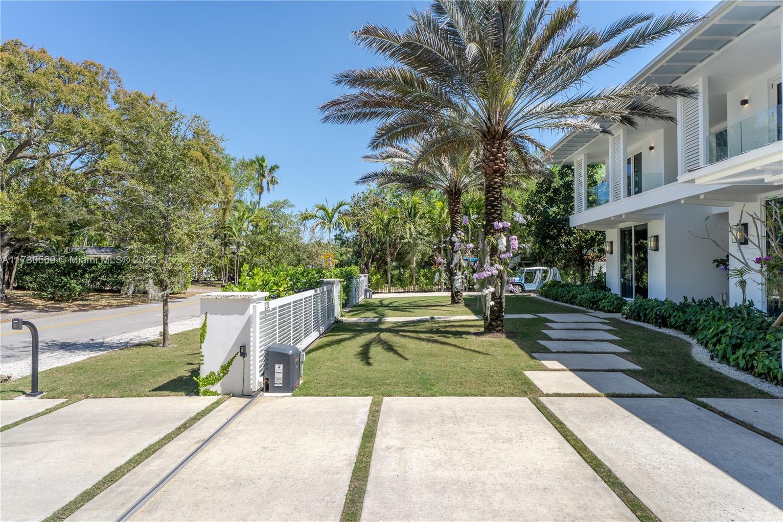 MANGO TERRACE - Residential
