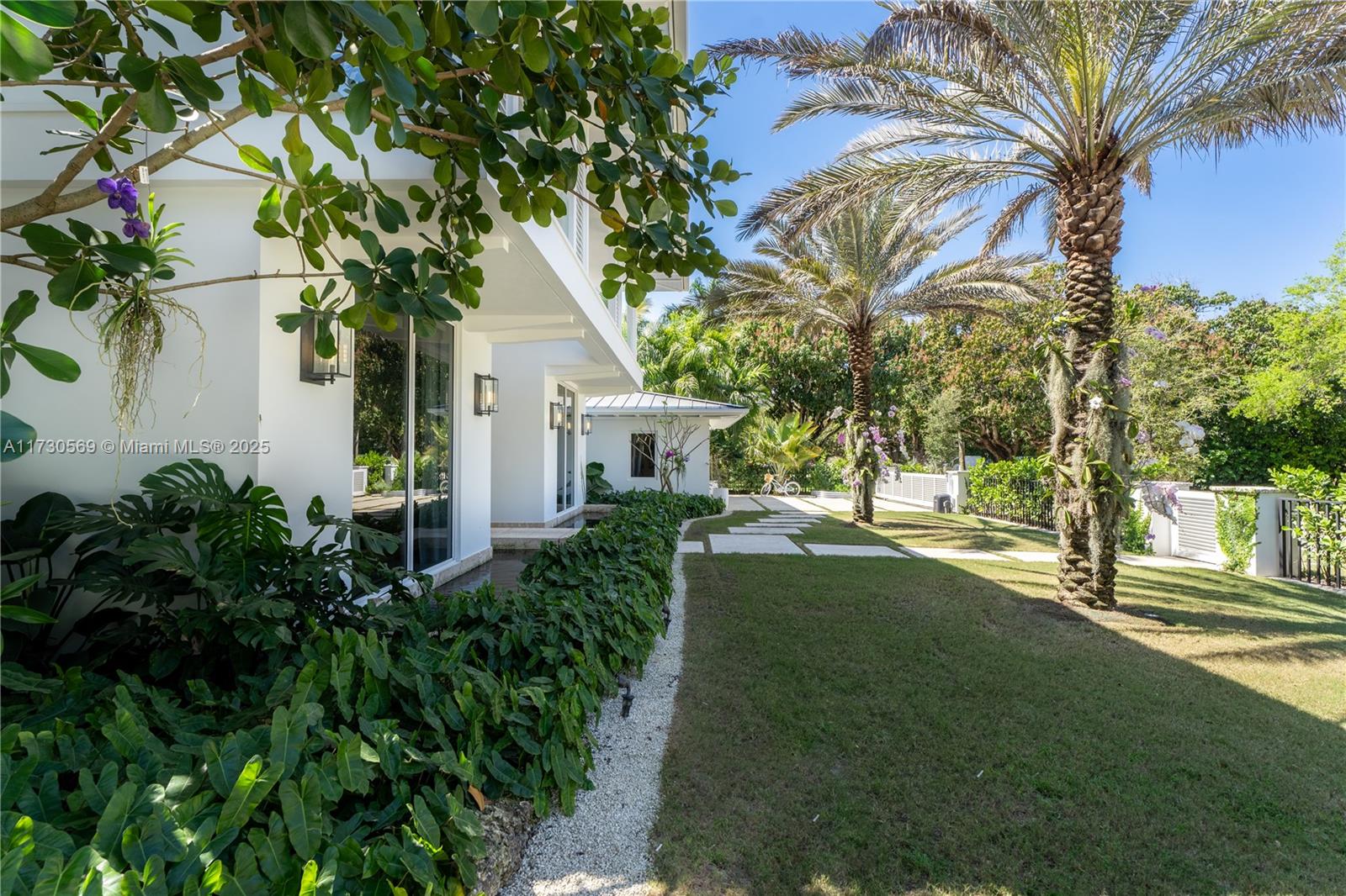 MANGO TERRACE - Residential
