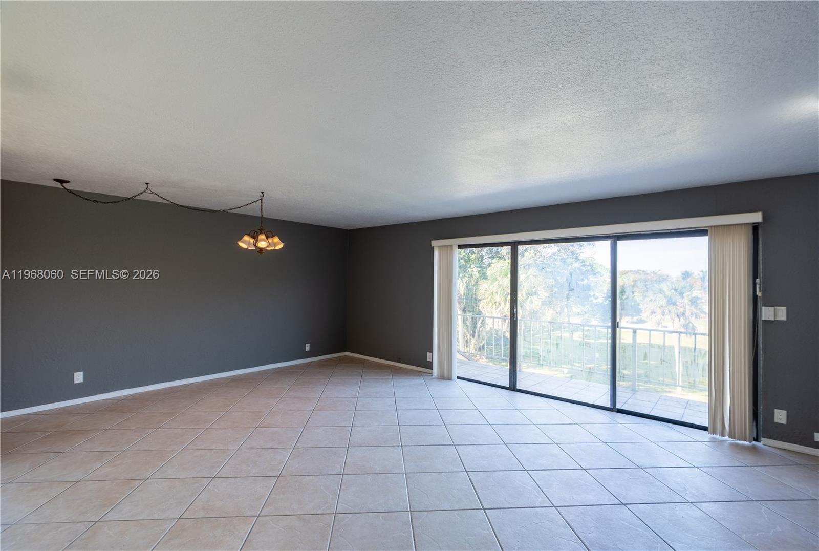 LAGO WEST CONDOMINIUM - Residential