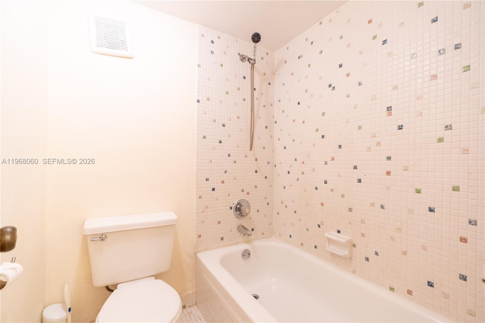 LAGO WEST CONDOMINIUM - Residential