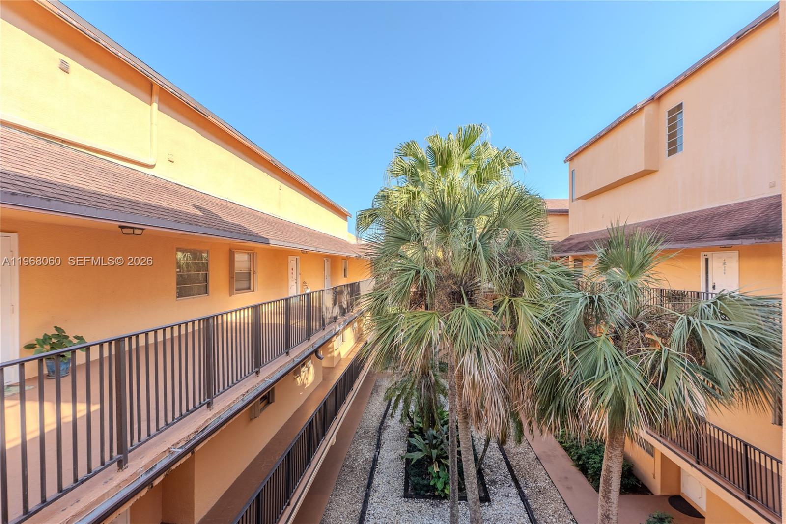 LAGO WEST CONDOMINIUM - Residential