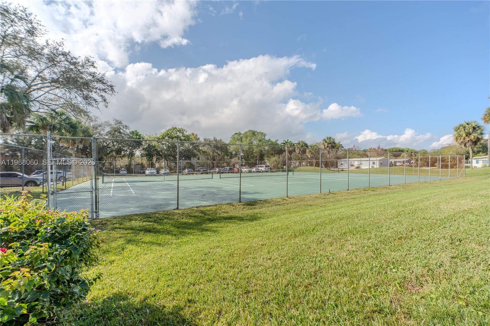 LAGO WEST CONDOMINIUM - Residential