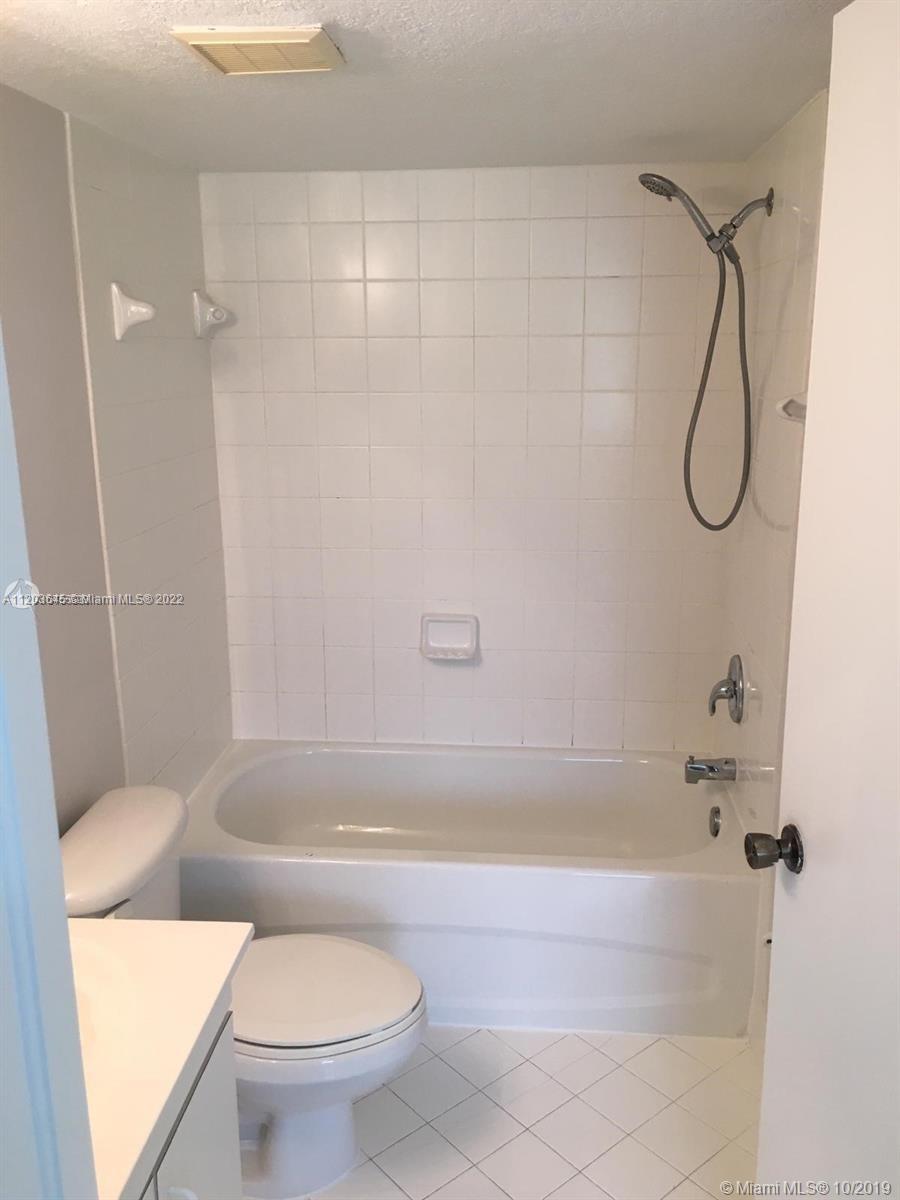 MONTEREY AT MALIBU BAY CO - Residential Lease