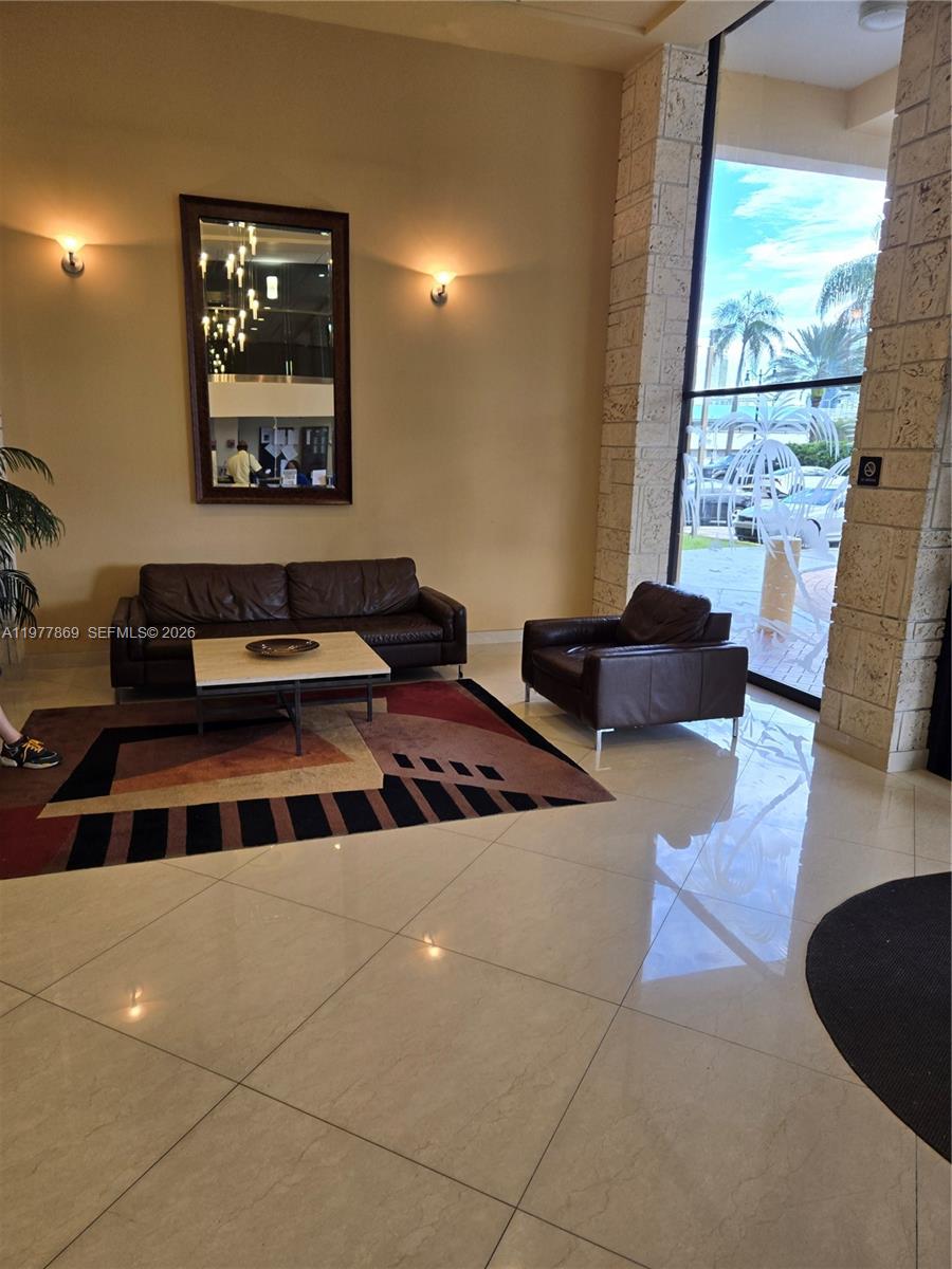 WINSTON TOWERS 700 CONDO - Residential