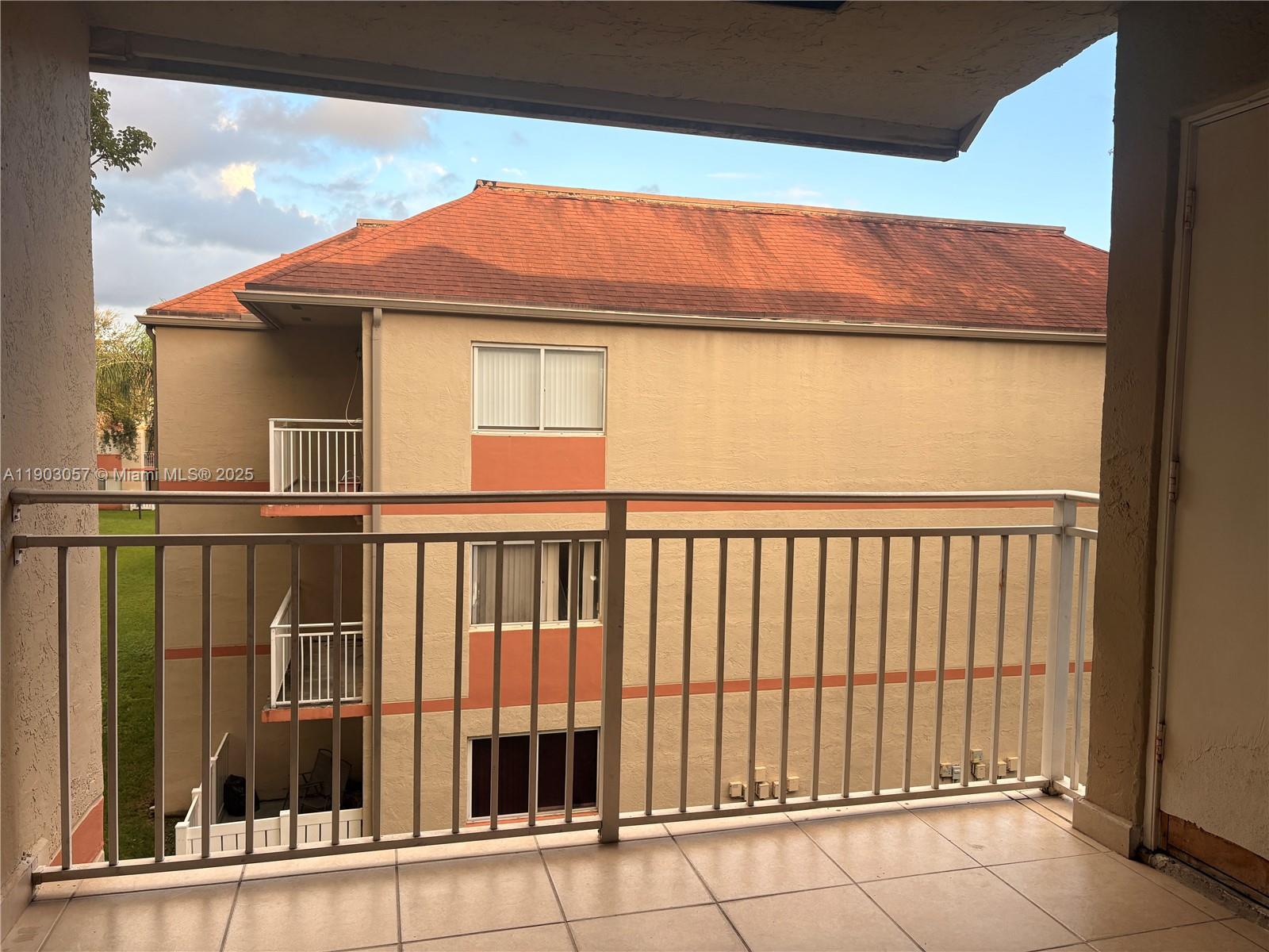 VILLA RUSTICA I CONDO - Residential