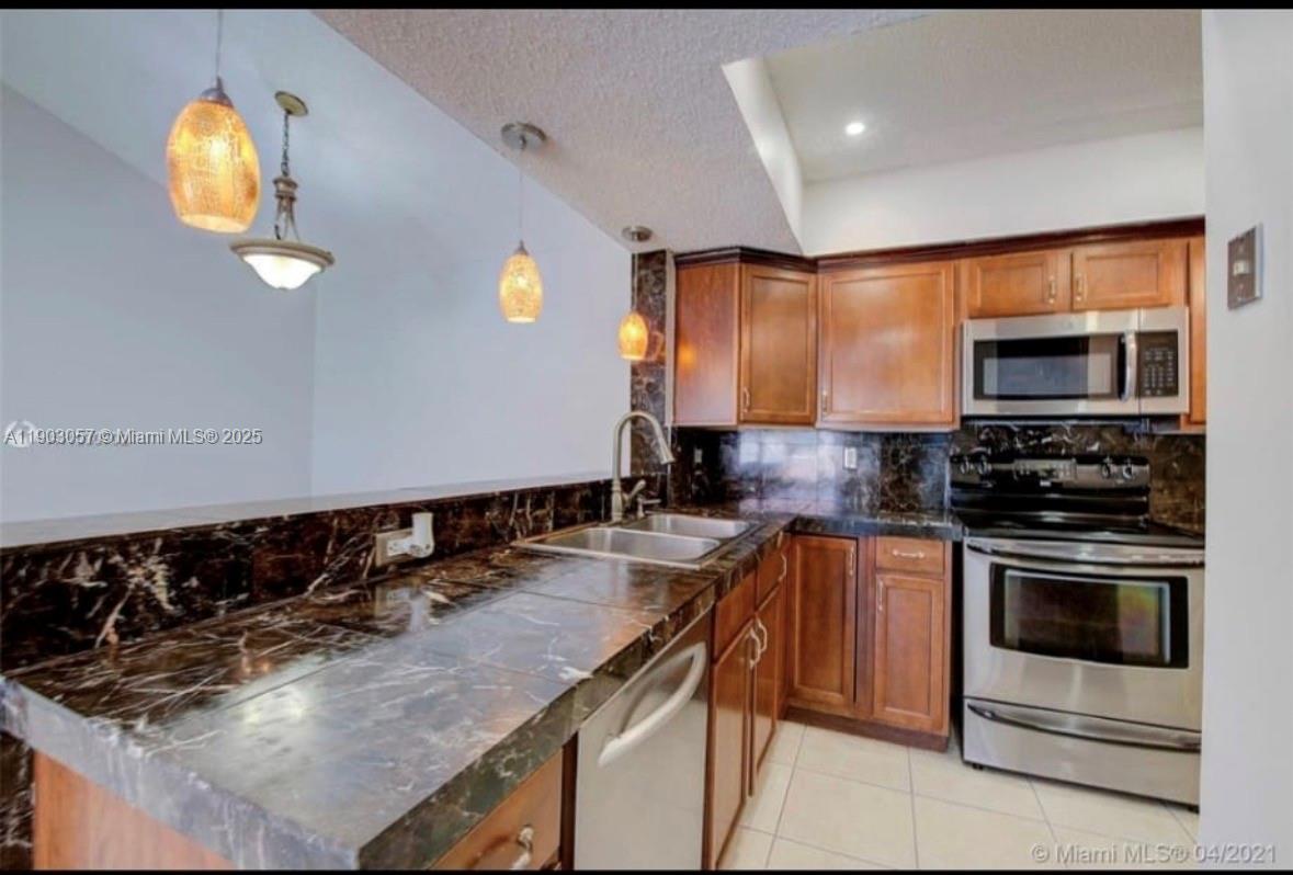 VILLA RUSTICA I CONDO - Residential