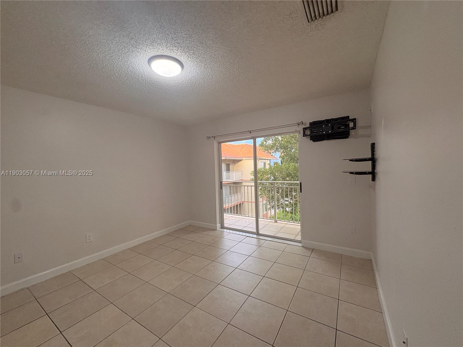 VILLA RUSTICA I CONDO - Residential