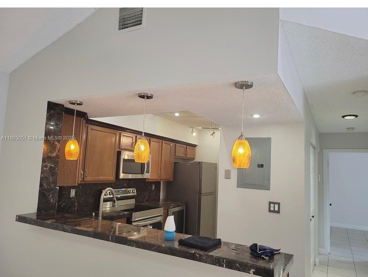 VILLA RUSTICA I CONDO - Residential