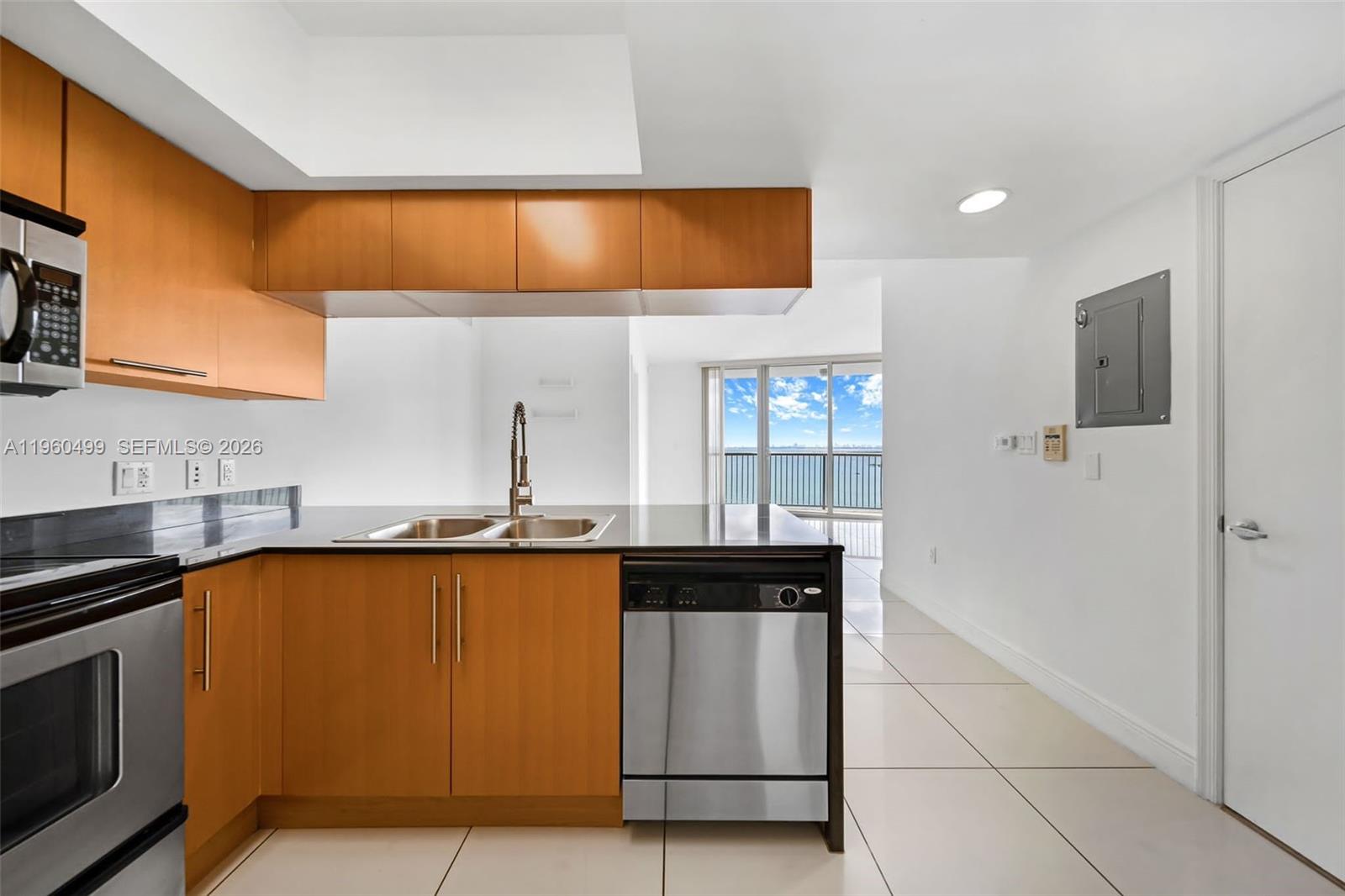 OPERA TOWER CONDO - Residential