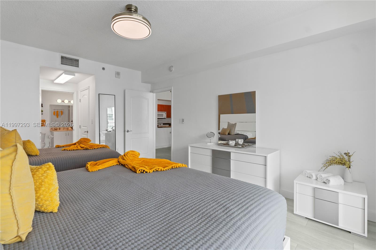 THE CLUB AT BRICKELL BAY - Residential