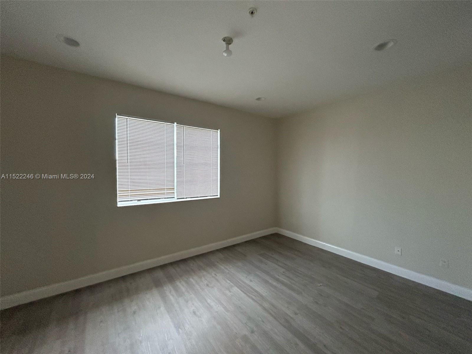 CALABRIA RESIDENCES - Residential Lease