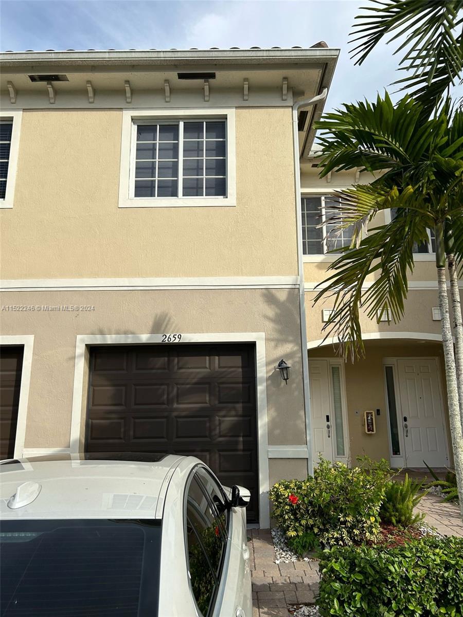 CALABRIA RESIDENCES - Residential Lease