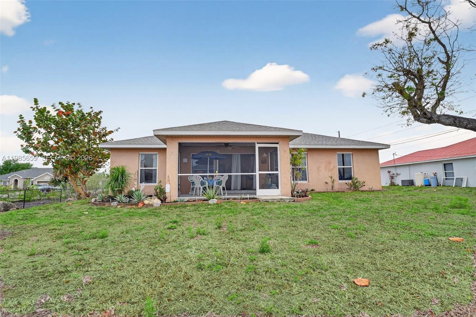 CAPE CORAL - Residential