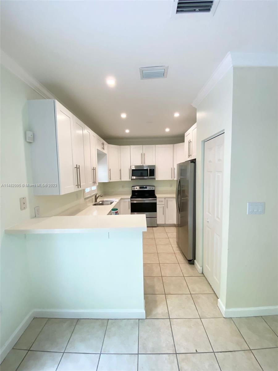 FLORIDIAN ISLES - Residential
