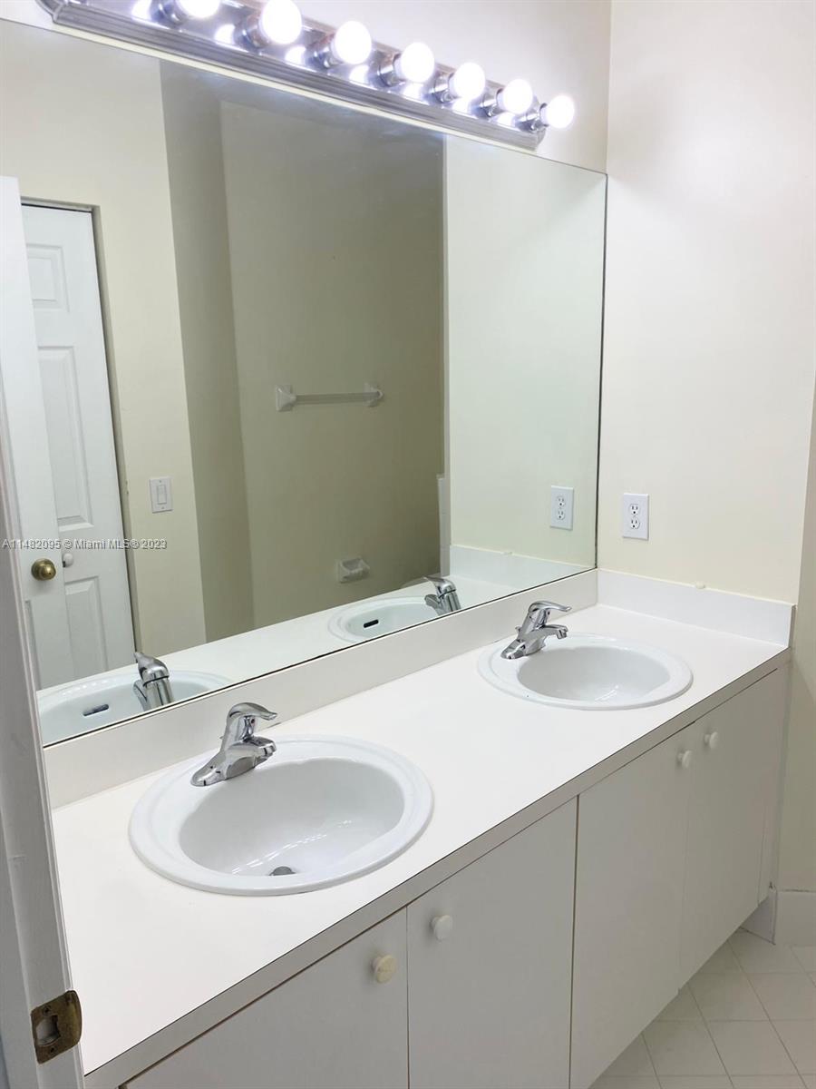FLORIDIAN ISLES - Residential