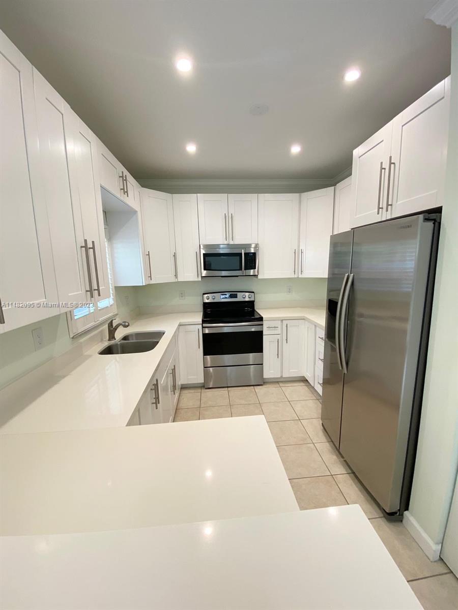 FLORIDIAN ISLES - Residential