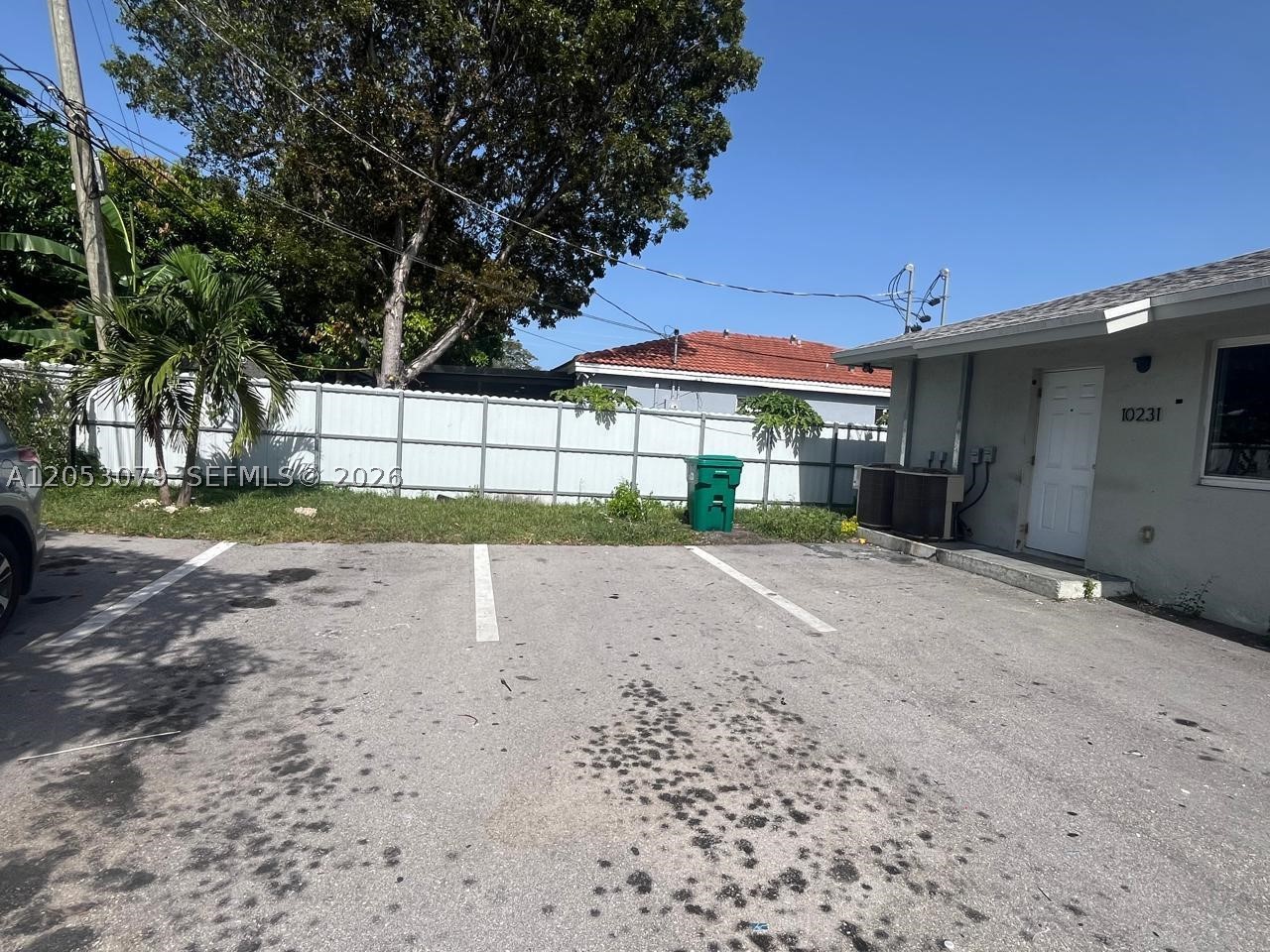 DIXIE HGTS GARDENS - Residential Lease