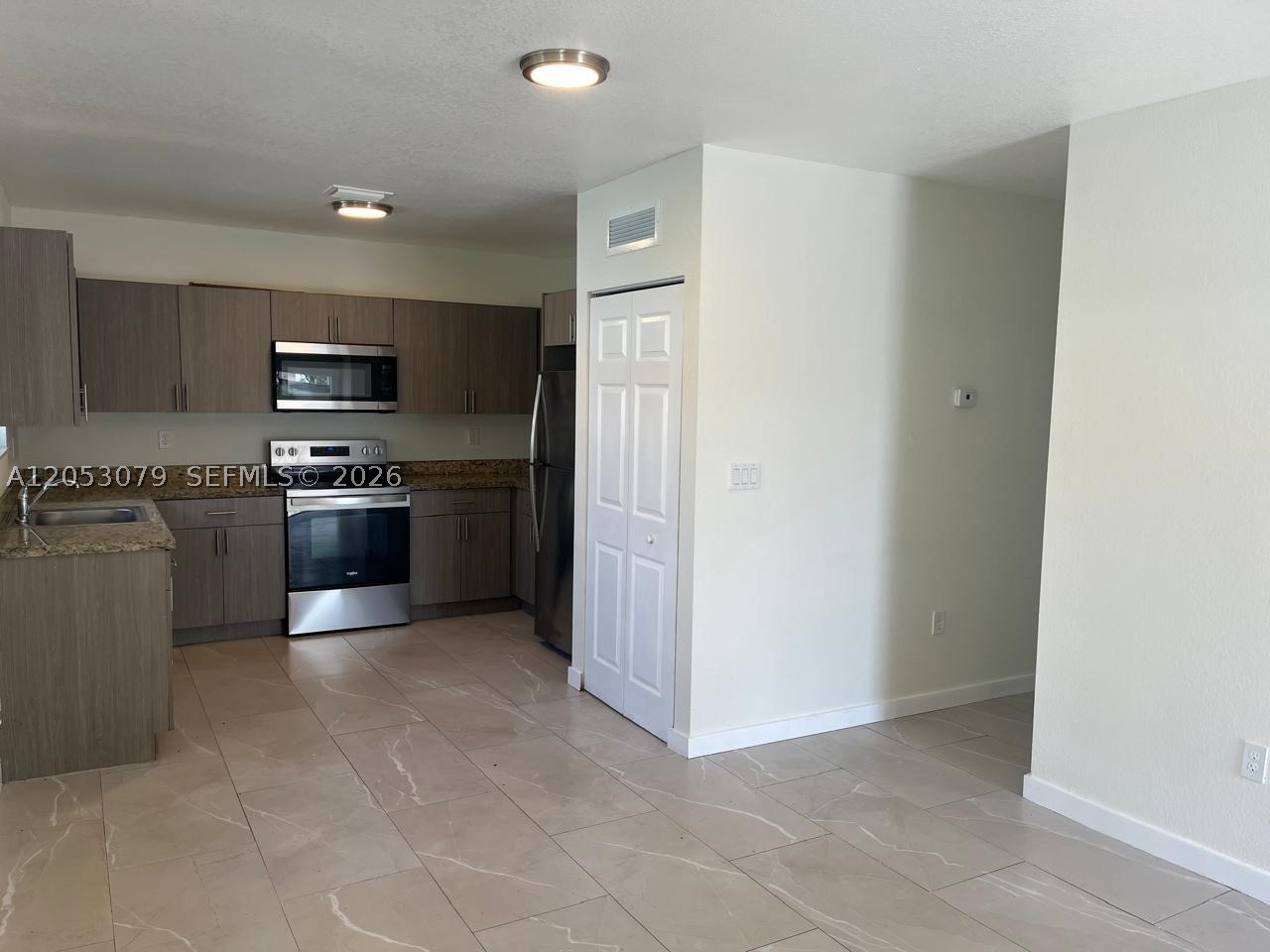 DIXIE HGTS GARDENS - Residential Lease