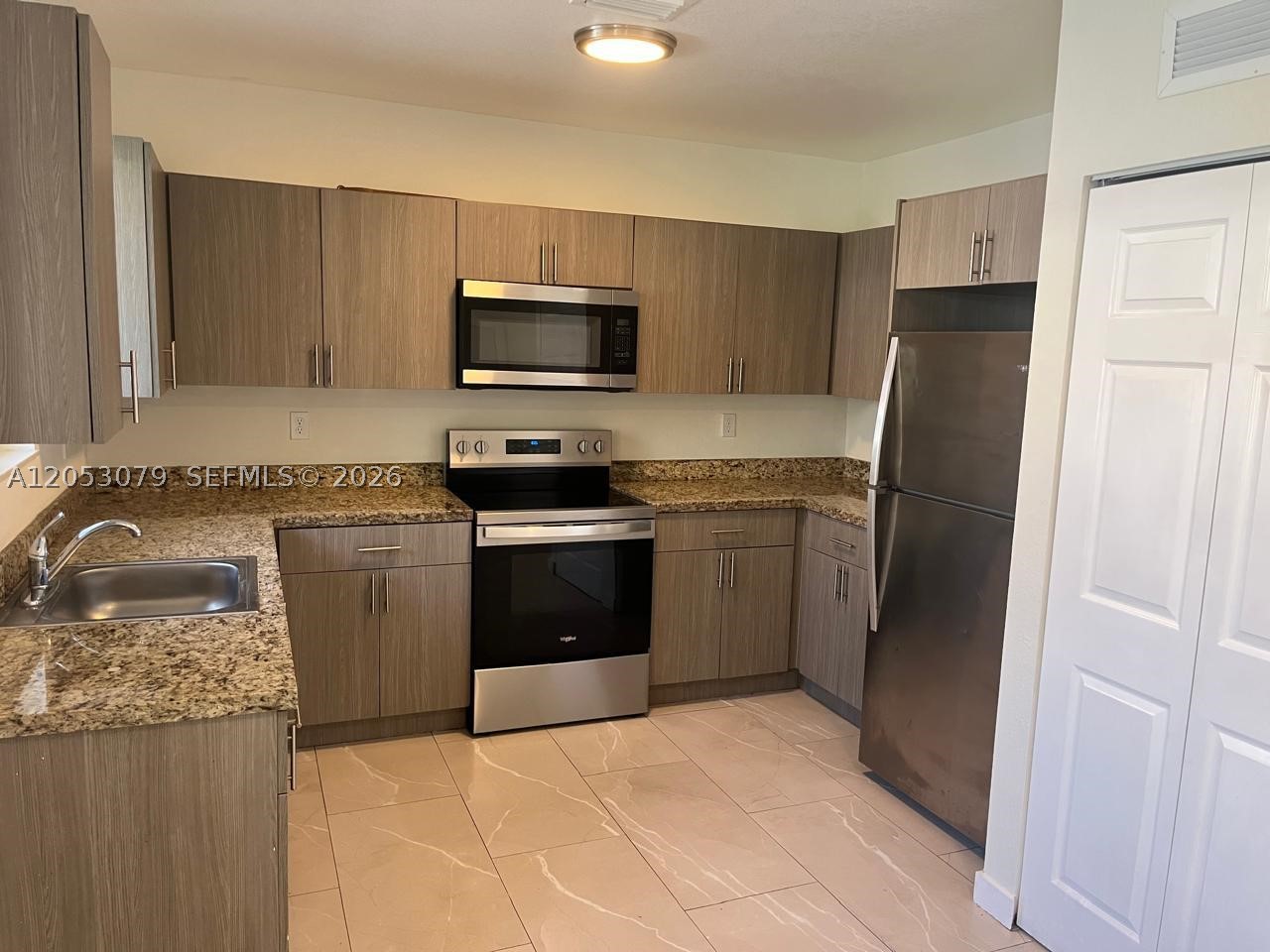 DIXIE HGTS GARDENS - Residential Lease