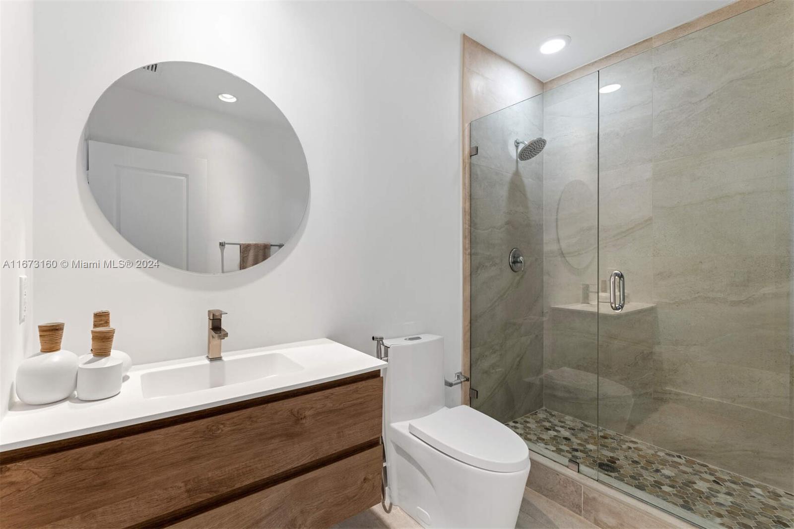 GALLERY ART CONDO - Residential Lease