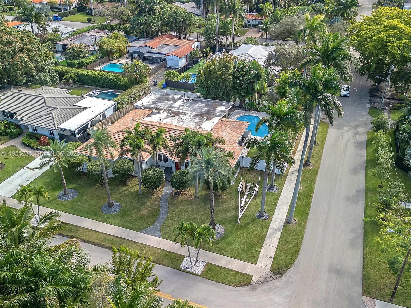 HOLLYWOOD LAKES SECTION - Residential