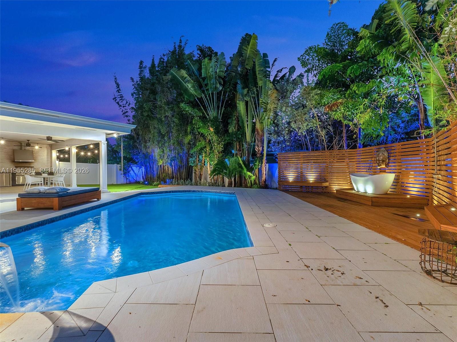 HOLLYWOOD LAKES SECTION - Residential