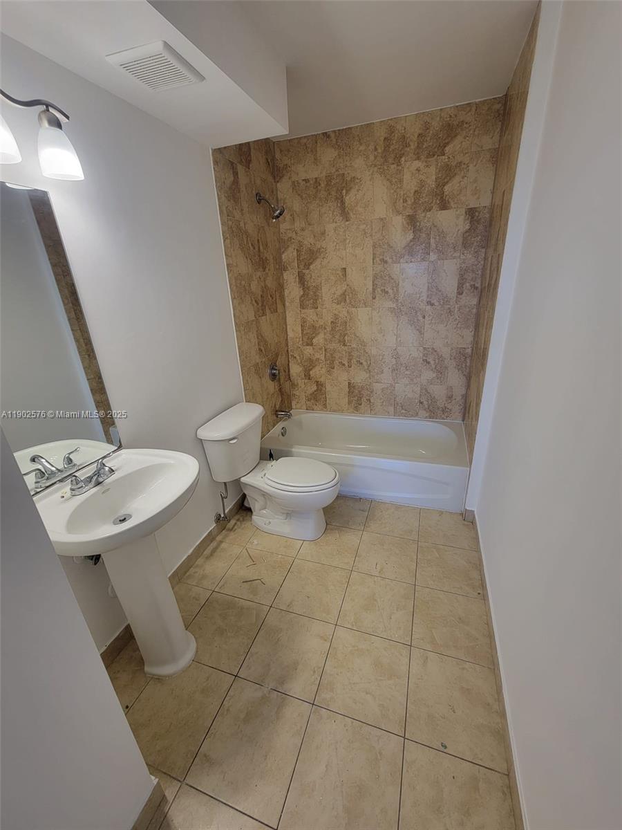 ROYAL POINCIANA VILLAGE C - Residential Lease