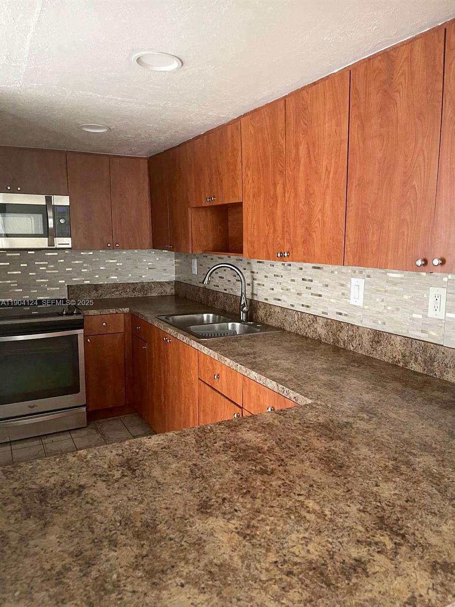 SAMARI LAKE EAST CONDO - Residential Lease