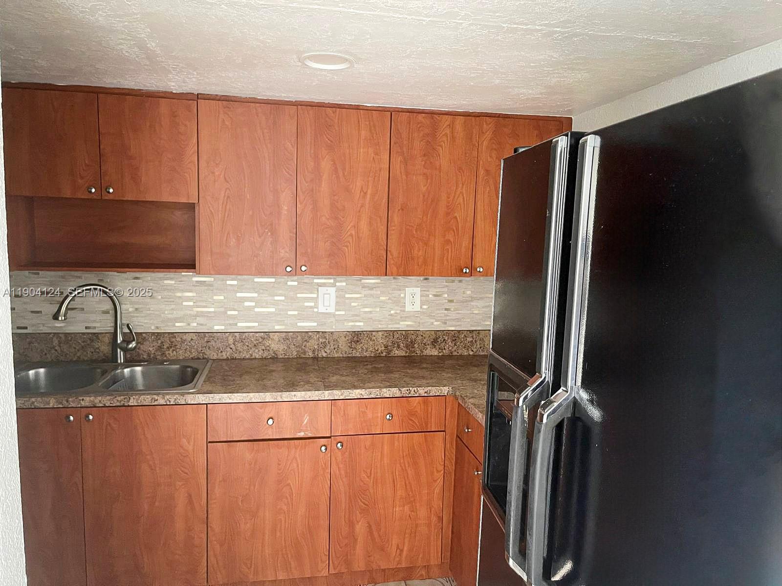 SAMARI LAKE EAST CONDO - Residential Lease