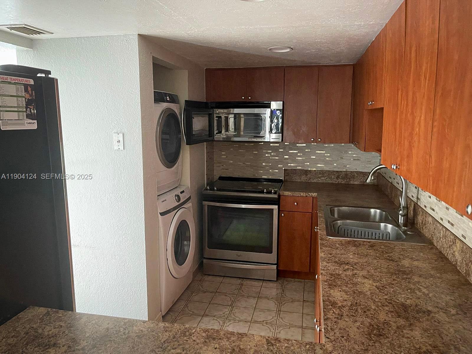 SAMARI LAKE EAST CONDO - Residential Lease