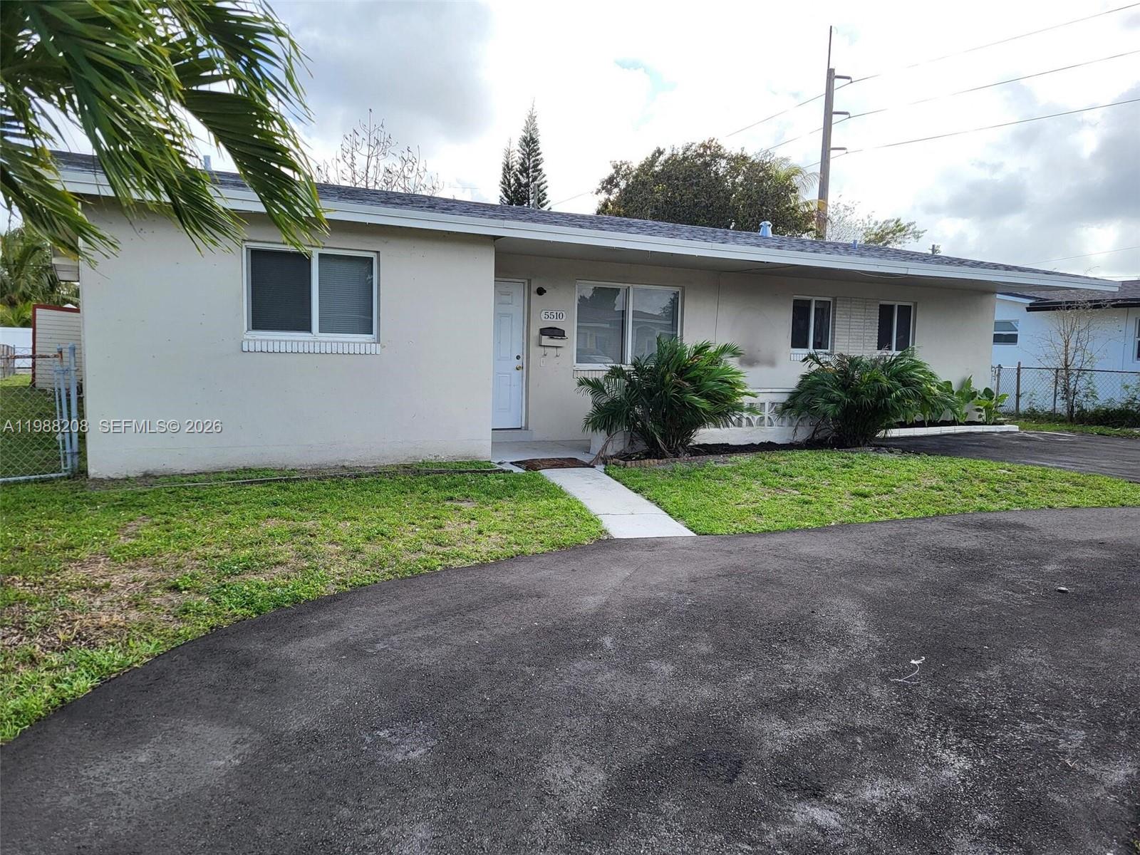 HOLLYWOOD HILLS - Residential Lease
