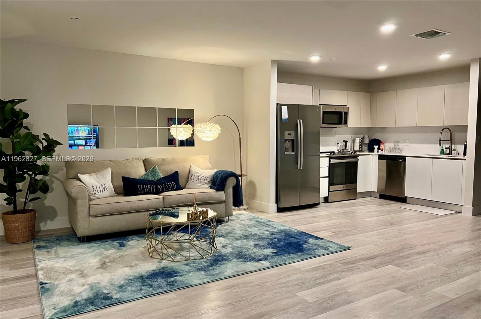 RIVERWOOD - Residential