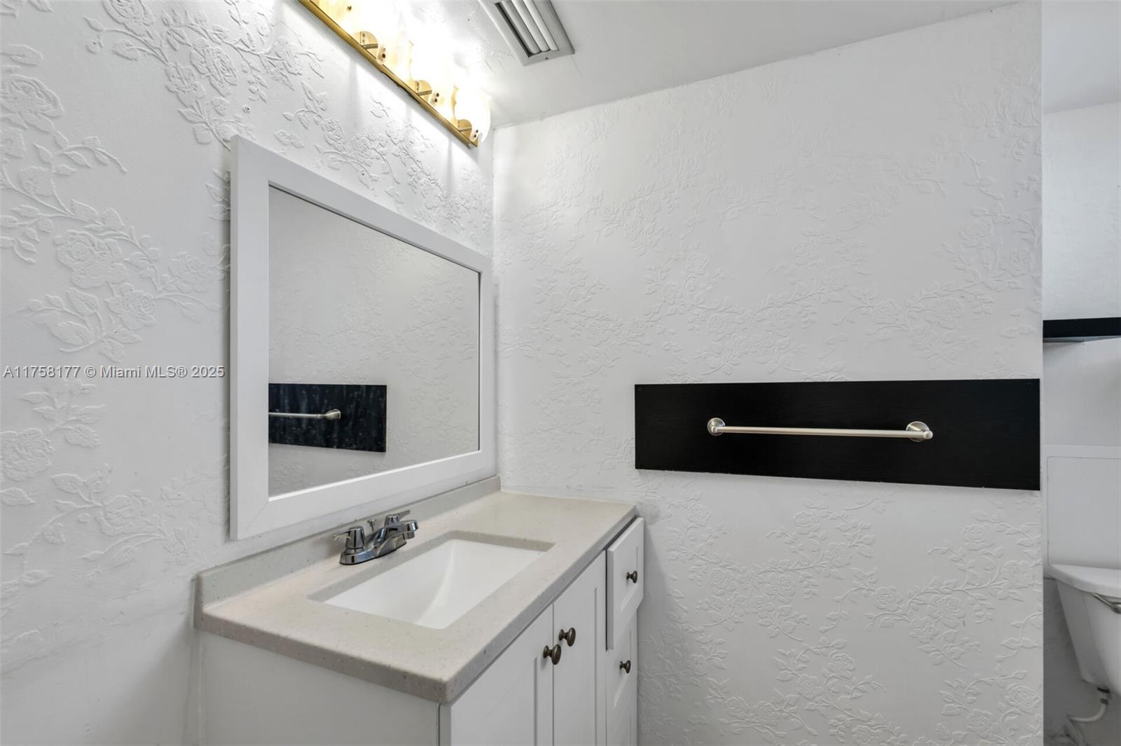 JADE WINDS GROUP - - Residential