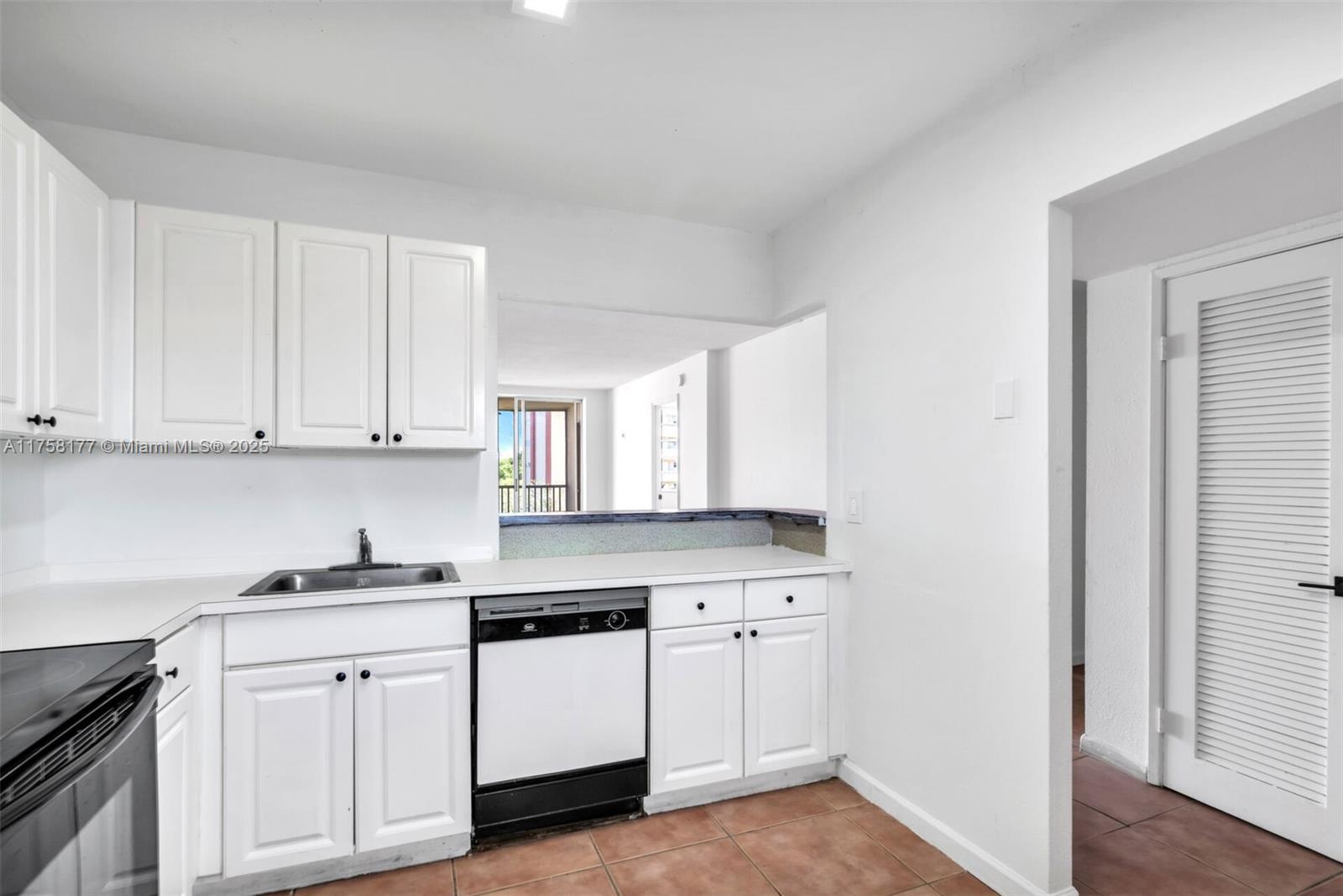 JADE WINDS GROUP - - Residential