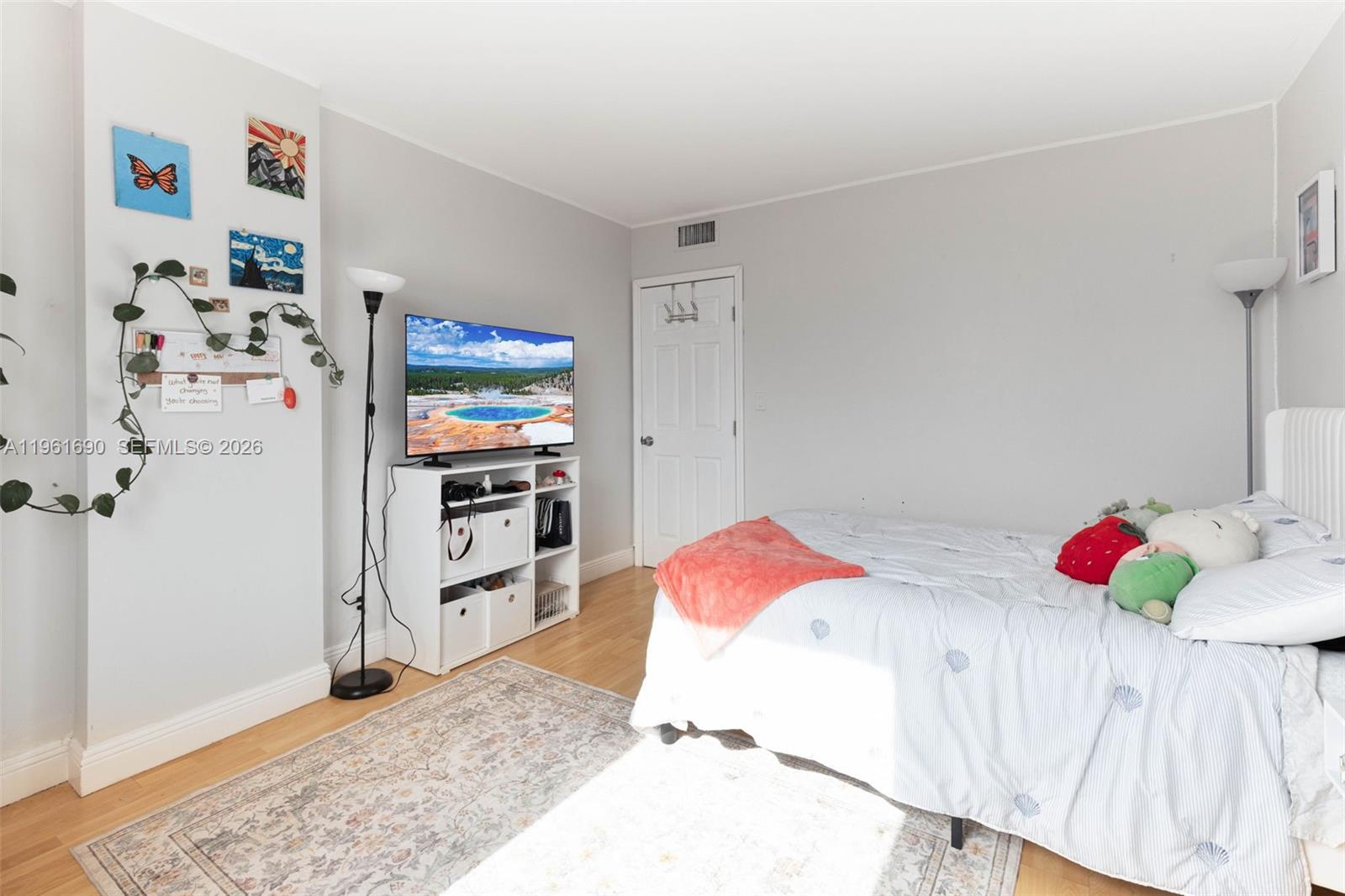 HILLCREST NO 21 CONDO - Residential