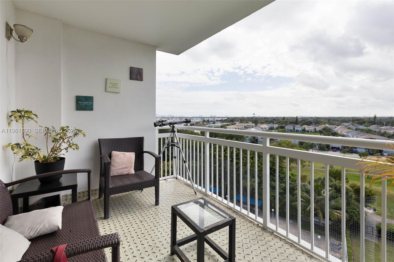 HILLCREST NO 21 CONDO - Residential